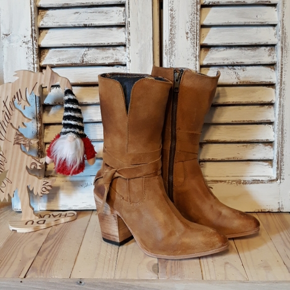 Freebird by Steven Shoes - SALE! NWT! FREEBIRD By Steven Riot Tan Suede Boots